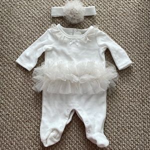 First impressions Newborn outfit